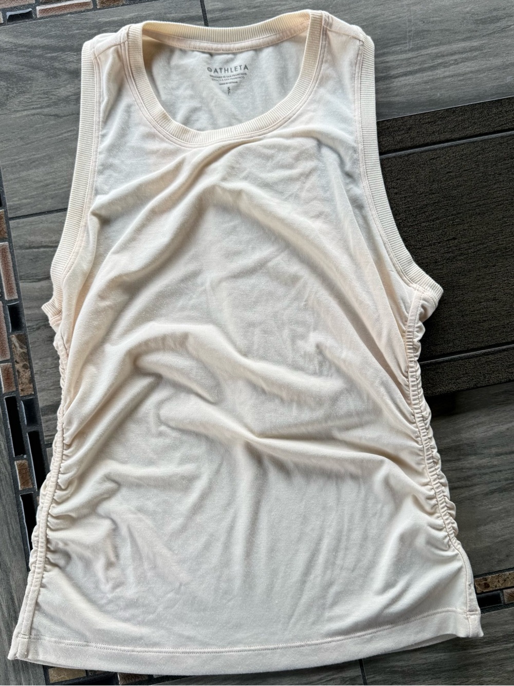 Athleta Cream Scoop Neck Ruched Side Tank